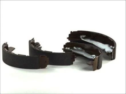 Гальмівна колодка CHRYSLER SEBRING DODGE STRATUS 2.0/2.4/2.7 12.95-06.07 ABE C0Y008ABE