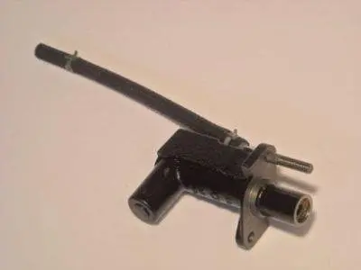 Цилиндр сцепления главный MAZDA 6 2,0Di 02-07 AISIN QZ-050