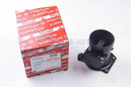 Расходомер влоздуха (3 конт.) AUDI A4/ A6/VW PASSAT 1.6/1.8 94-05 AUTLOG LM1068