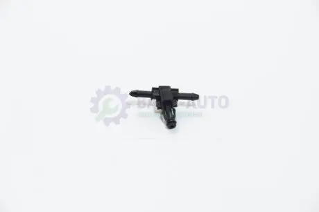 Штуцер шланга обратки Т- подібний MB OM651 AUTOTECHTEILE 100 0767