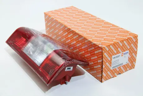 Фонарь задний MB Sprinter CDI 00-06(R) (8221) AUTOTECHTEILE 100 8221