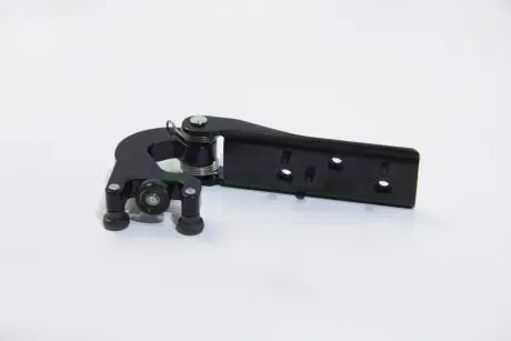 Ролик дверей (боковий/середній) Renault Master 10- (з кронштейном) AUTOTECHTEILE 505 0110