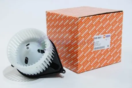 Моторчик печки Fiat Ducato/Citroen Jumper/Peugeot Boxer 02-06 (-AC) (8414599590) AUTOTECHTEILE 509 0601