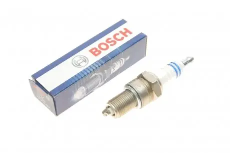 Свеча зажигания Ford Focus/VolvoV50/S40 2.0i 04-12 BOSCH 0 242 235 707