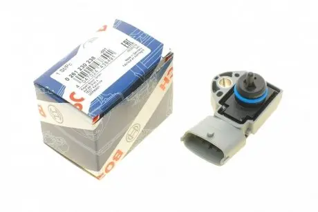 Датчик давления топлива Ford Focus 2.5 09-11/Volvo C30/S40/V40/V70 2.5 04- BOSCH 0 261 230 238