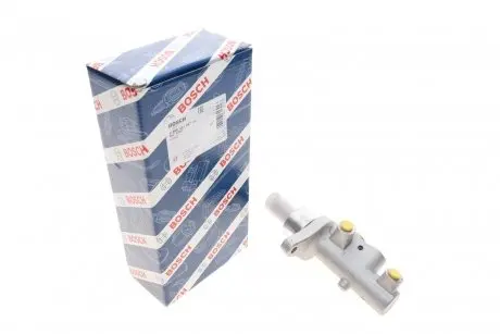 Цилиндр тормозной (главный) Renault Clio III/Modus 04- (d=23.81mm) BOSCH 0 986 481 057