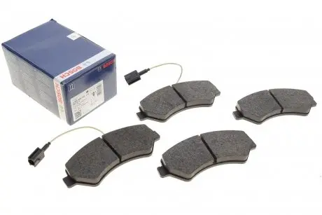 Колодки гальмівні (передні) Citroen Jumper/Fiat Ducato/Peugeot Boxer 2.0-3.0HDi 06- R16(з датчиком) BOSCH 0986494799