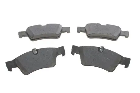 Тормозные колодки дисковые MERCEDES ML/GL "R" 05>> Delphi LP2124