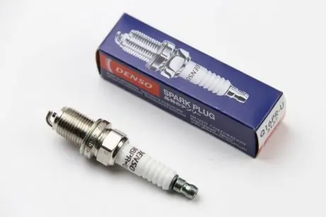 Свічка запалювання Citroen/Peugeot/Renault/Skoda/ DENSO Q16PR-U
