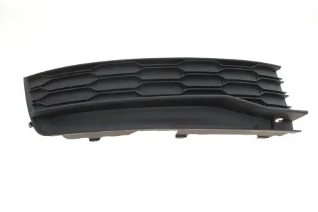 Вставка бампера (под противотуманку) VW Passat 15-(R) DPA 88071846002