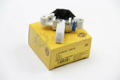 Регулятор генератора Sprinter OM601-602 (14V) HELLA 5DR004242-041
