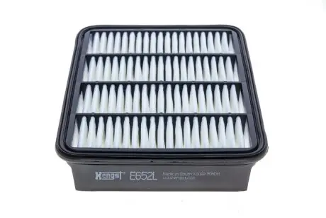 Фильтр воздушный Ford Ranger 2.5D/TD 99-06/ Mitsubishi Galant VIII/Space Runner 2.0-2.5 96-04 HENGST FILTER E652L