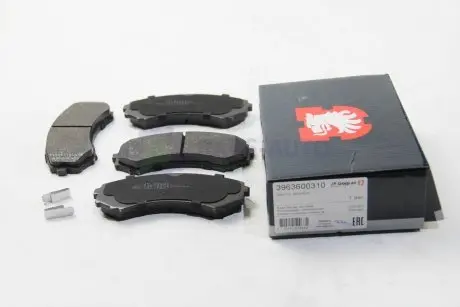 Тормозные колодки пер. Mitsubishi Grandis 04-11/Pajero 90- (sumitomo) JP GROUP 3963600310