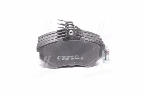 Колодка тормозов. диск. SEAT CORDOBA (6K2/C2), IBIZA II (6K1), VW GOLF II передн. (выр-во) LPR 05P613