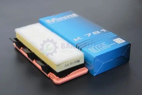 Фильтр воздушный 1.9D Kangoo 97-03/Clio 98-05 (на засувках) M-FILTER K781