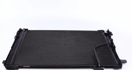 Радіатор кондиціонера MB C-class (W203/W204/ CLS (C218)/E-class (W212) 05- MAHLE / KNECHT AC 786 000S