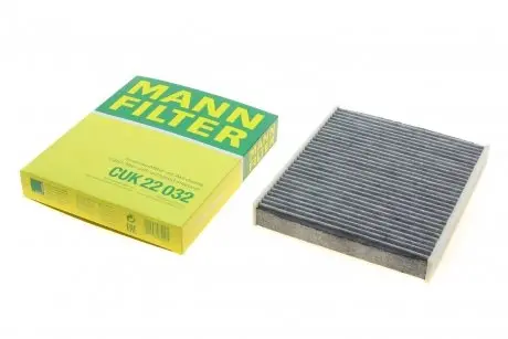 Фильтр салона TOYOTA HILUX 15-, CAMRY 17- угольный -FILTER MANN CUK 22 032