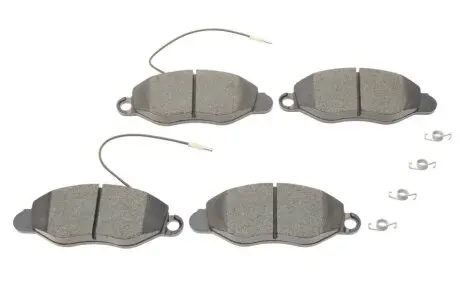 Колодки тормозные (передние) Nissan Cabstar E 98-06 (+датчики) Metelli 22-0536-1