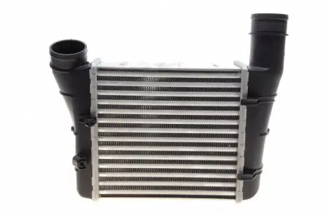 Радиатор интеркулера Audi A4/A6 1.9/2.0D 00-09 NRF 30148A