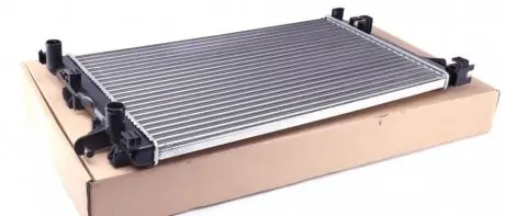 Радиатор охлаждения двигателя RENAULT Espace 98- NRF 58318