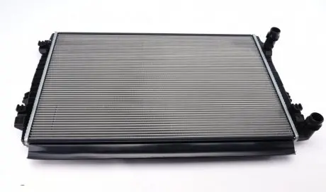 Радиатор охлаждения VW Passat/Golf VII 12- NRF 58453