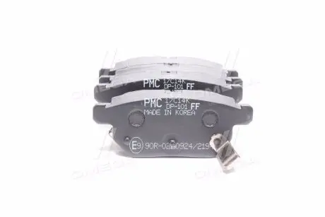 Колодки тормозов. диск. TOYOTA AURIS, COROLLA (выр-во) PARTS-MALL PKF-E22
