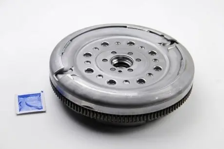 Демпфер + комплект сцепления VW Caddy 1.9TDI 77kw 04-10/2.0TDI 81kw 10-15 SACHS 2289 000 280
