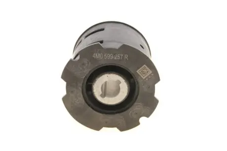 Сайлентблок балки (задней) Audi A4/Q7 16- VAG 4M0599257R
