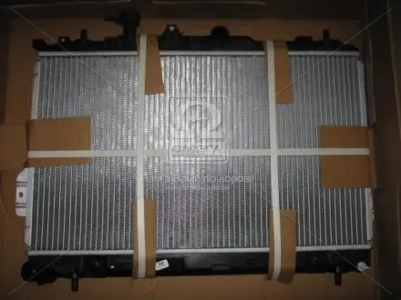 Радиатор охлаждения HYUNDAI MATRIX (FC) (01-) 1.6 i Van Wezel 82002097